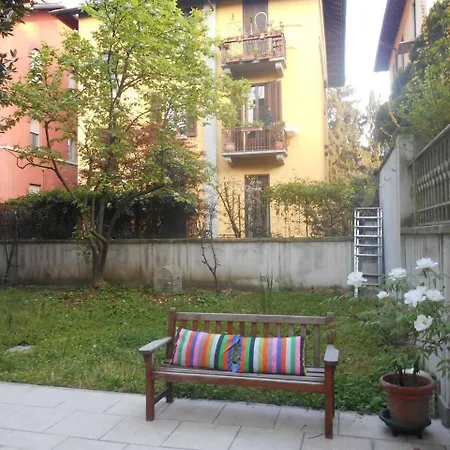 Hintown Charming * Milan
