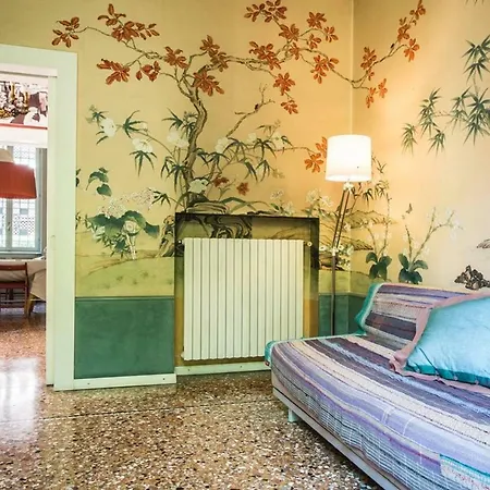 Hintown Charming * Milan