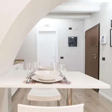 Italianway - Rosales 1 Flat *