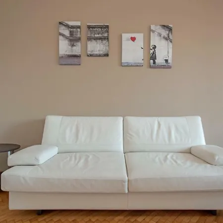 Locazione Turistica Xxv Aprile Apartment 公寓