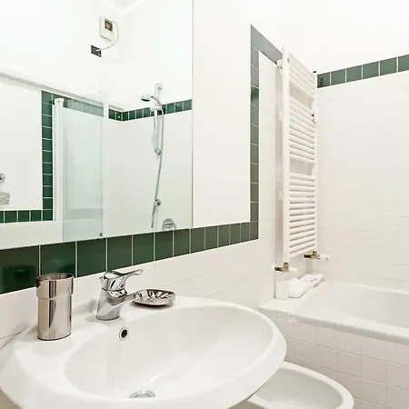S. Maria Valle Roomy Flat 밀라노