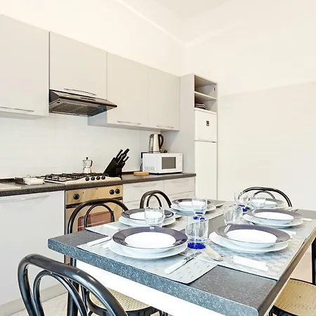 S. Maria Valle Roomy Flat