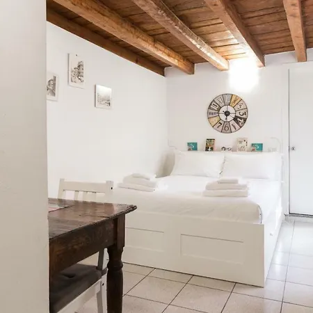 Italianway-mortara Apartamento *