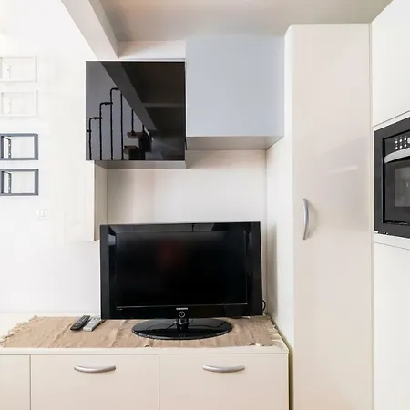 Primopiano - Inama Apartament *