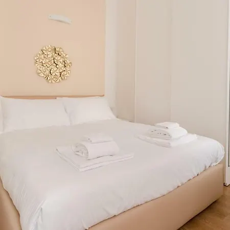 Italianway - Coni Zugna 17 * Milan