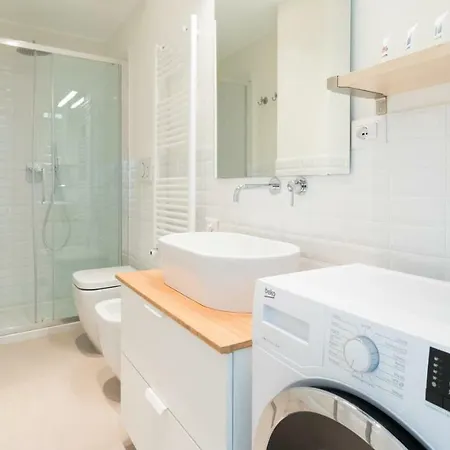 Italianway - Coni Zugna 17 * Milano
