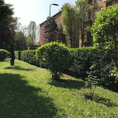 Bright Flat With Shared Garden