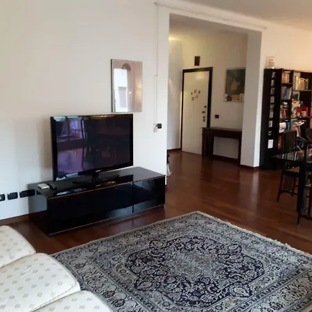 Elegante In Centro Apartment *