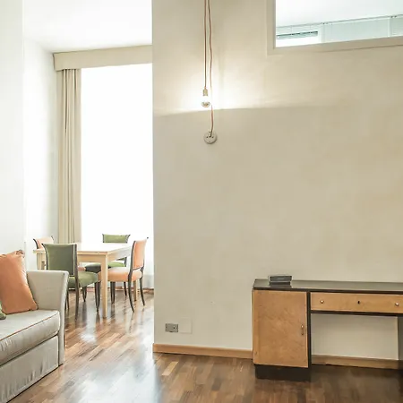 Brera In San Babila Apartment