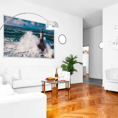 Διαμέρισμα Exclusive 3 Bedrooms Near Duomo *