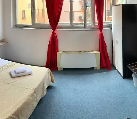 Lucania Hotel *