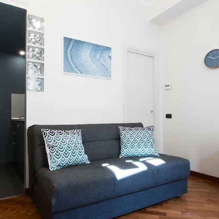 Kibilu - Via Dell'unione - Centre - Duomo * Milán