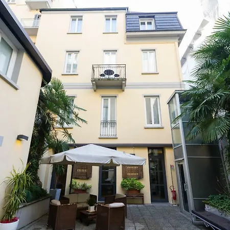 Townhouse 33 Boutique