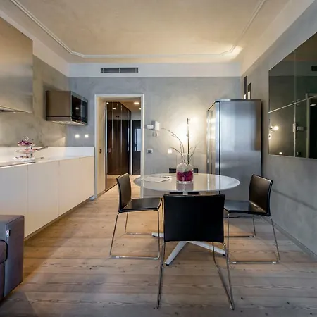 Apartman Royal - Centro Duomo Milánó