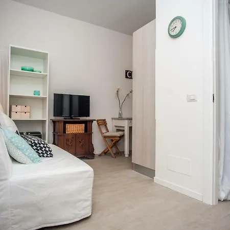 The Rent - Porta Romana Apartament