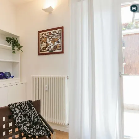 The Rent - With Balcony In Amendola Apartment Milan