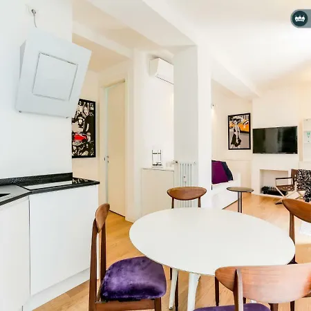 The Rent - With Balcony In Amendola * Milan