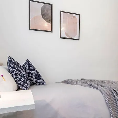 Via Tessa Apartment