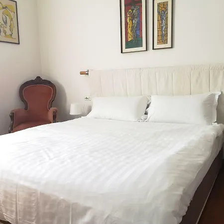 Apartment Perugino Charme Milan