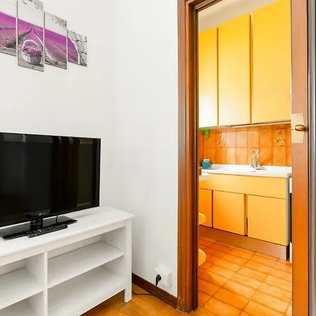 Apartamento Bright Flat With Shared Garden