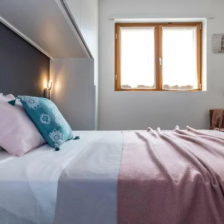 Altido For 4 With Terrace In A Quiet Residential Area * Mediolan