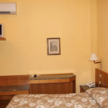 Hotel Vecchia 3*