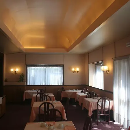 Albert Hotel
