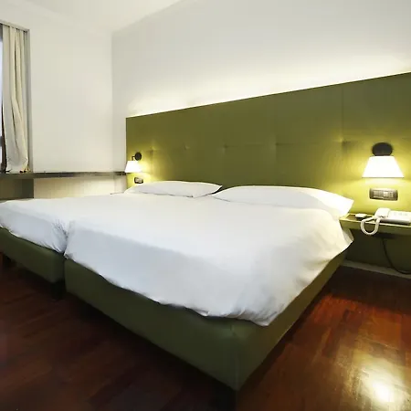 호텔 Monopole 3*