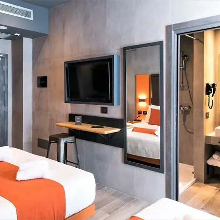 J24 Hotel 4*