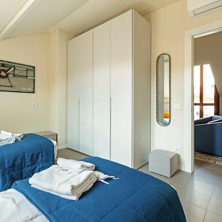 Renovated Penthouse Duomo & Via Torino Apartment *