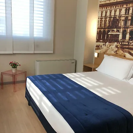 Отель La Spezia Милан