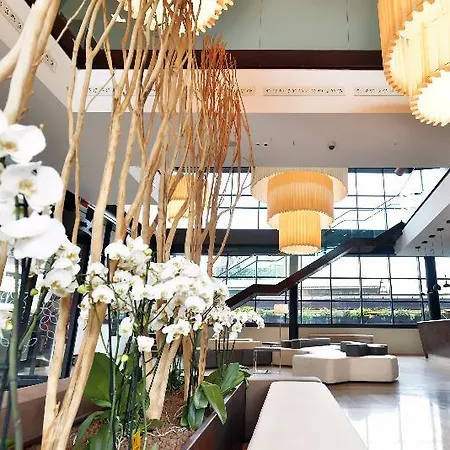 Hilton Garden North Hotel 4*