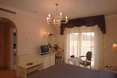 Отель Ascot