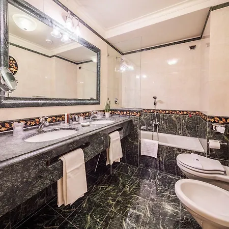 Hotel Grand Visconti Palace 4*