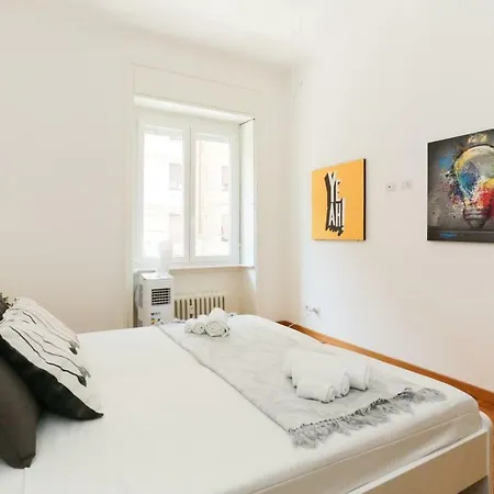 Beautiful Near Bocconi University Apartment