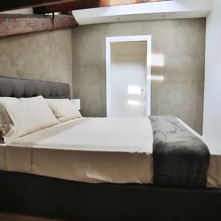 Moscova Attic Near Duomo * Milan