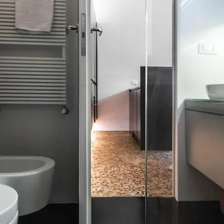 Joivy Superb 1bed In Brera Milano