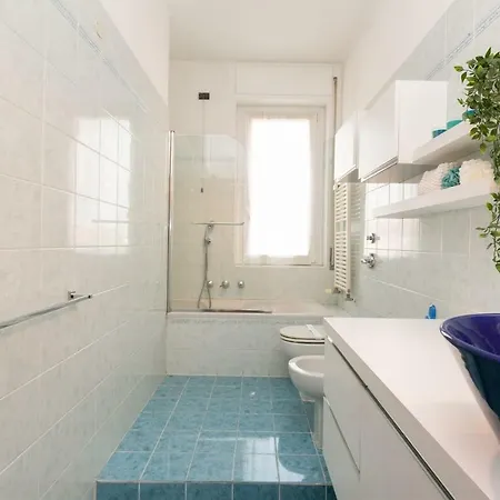 Spacious With Balcony By Navigli *