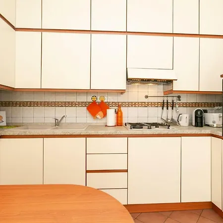 Appartement Spacious With Balcony By Navigli *