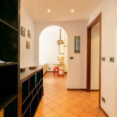 Spacious With Balcony By Navigli Milan