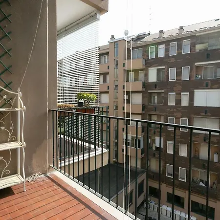 Spacious With Balcony By Navigli Apartment *