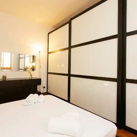Spacious With Balcony By Navigli Appartement Milan