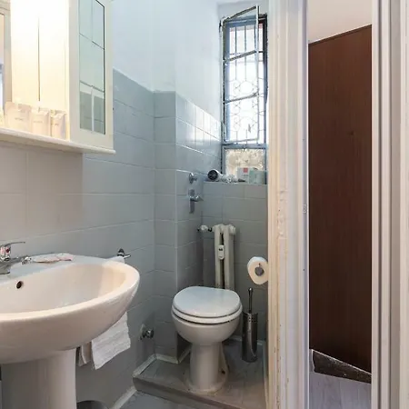 Nice Flat Near The City Center *