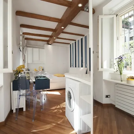 Apartment At Heart Of - Manzoni