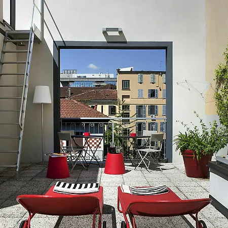 Guest house Rosso Segnale 2*