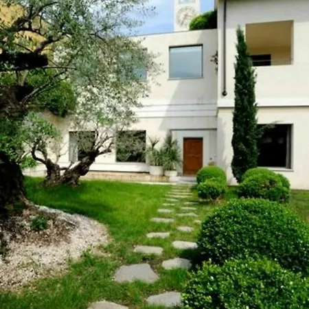 La Dimora Apartahotel