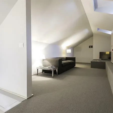 Apartment Rentclass - Adelaide