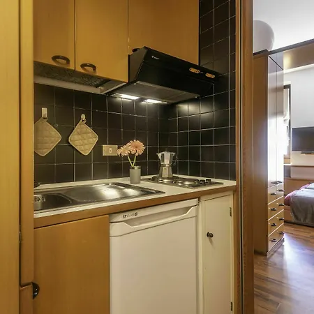 Apartment Porta Romana - Rentclass Frida *