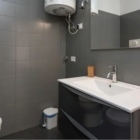 Short Rent Apartment *