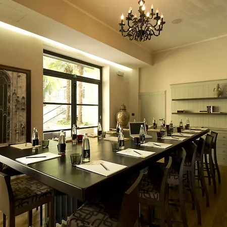 Ξενοδοχείο Th Street 4*